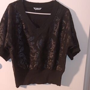 Women’s Black V-Neck Short-Sleeve Knit Top with Floral Jacquard - Unbranded